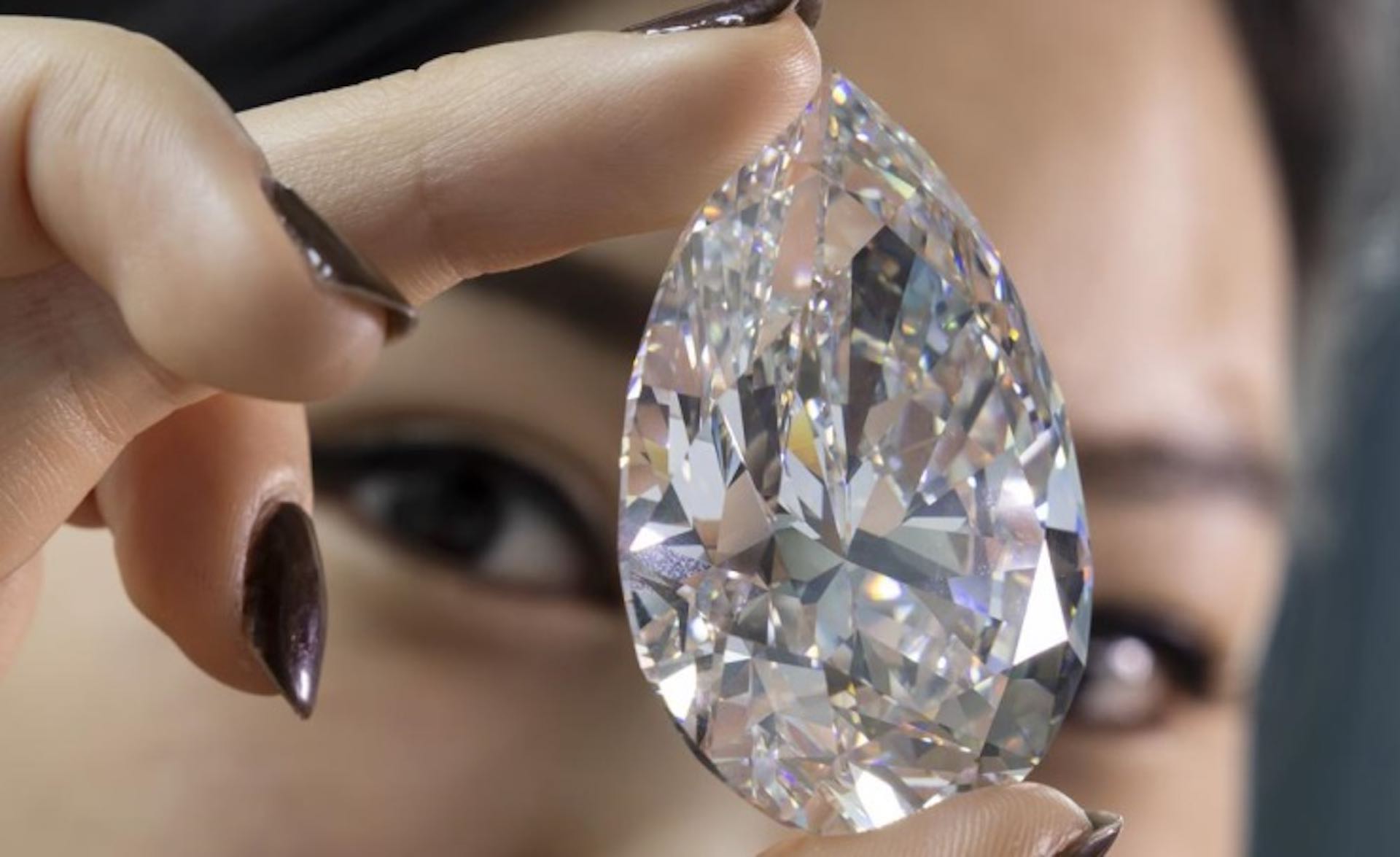 An egg-sized diamond fetches over $21 million at the Geneva sale